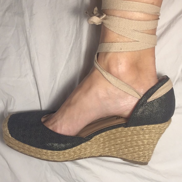twiggy LONDON Shoes - Twiggy London New lace platform espadrille wedges